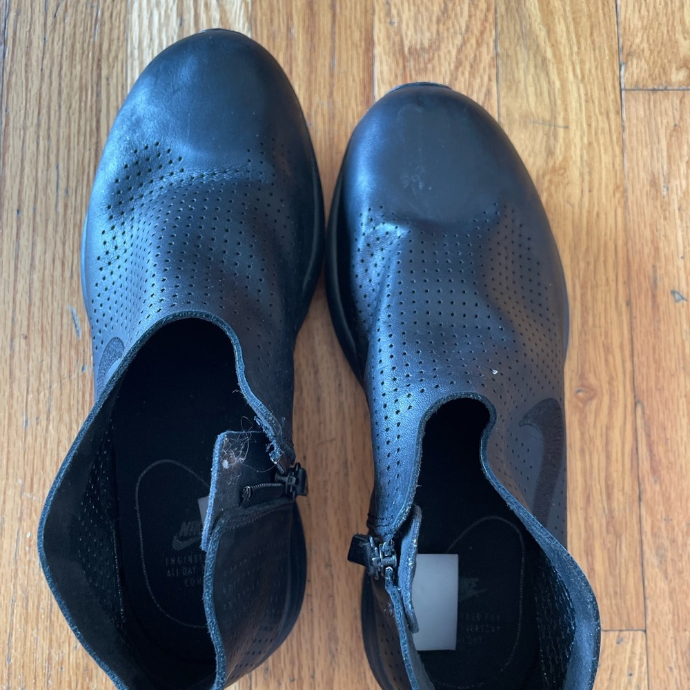 Rare women’s Nike booties.